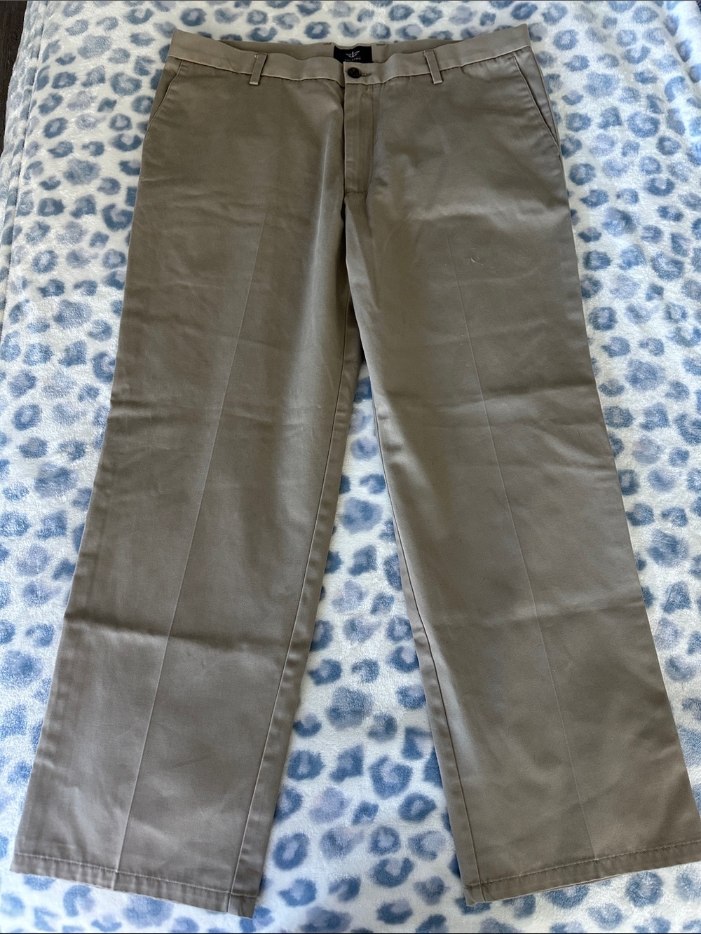 Dockers Straight Fit Khakis in Light Beige